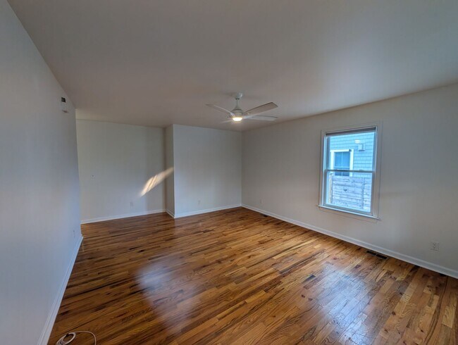 Building Photo - 511 Sewall Ave