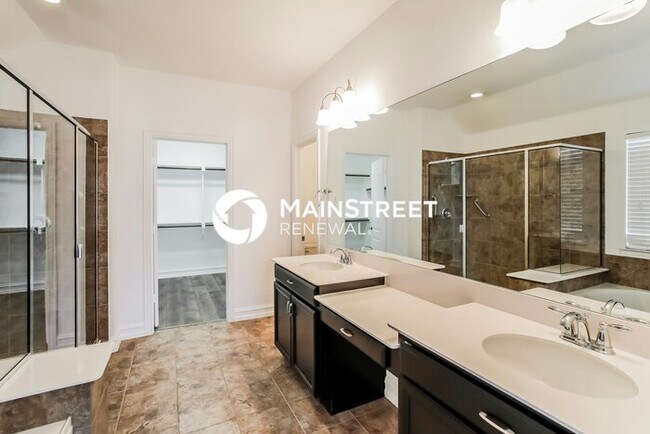 Building Photo - 3 Bedroom Pet-Friendly Home in Denton, TX with Main Street Renewal