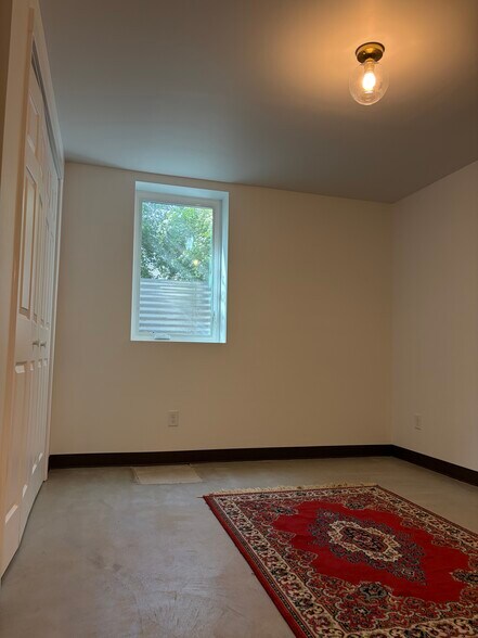 Building Photo - 1530 S 4th St