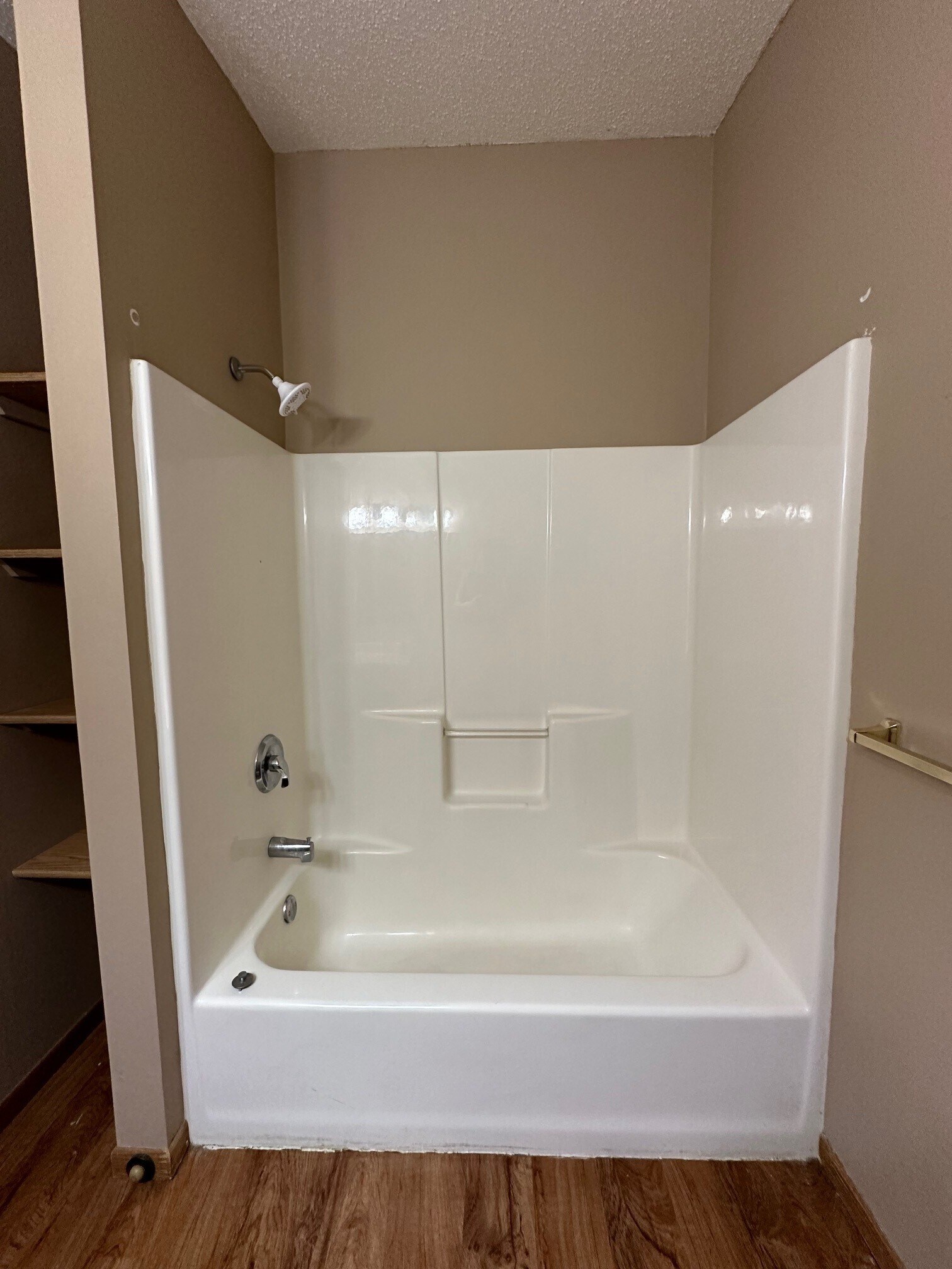 Building Photo - 1521 6th St E