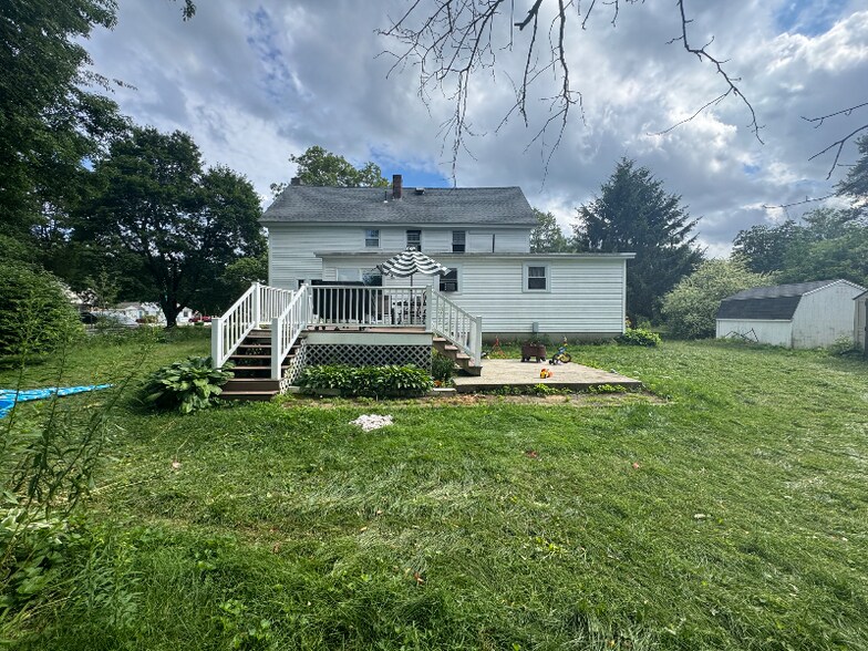 Building Photo - 14 Wheelwright Rd