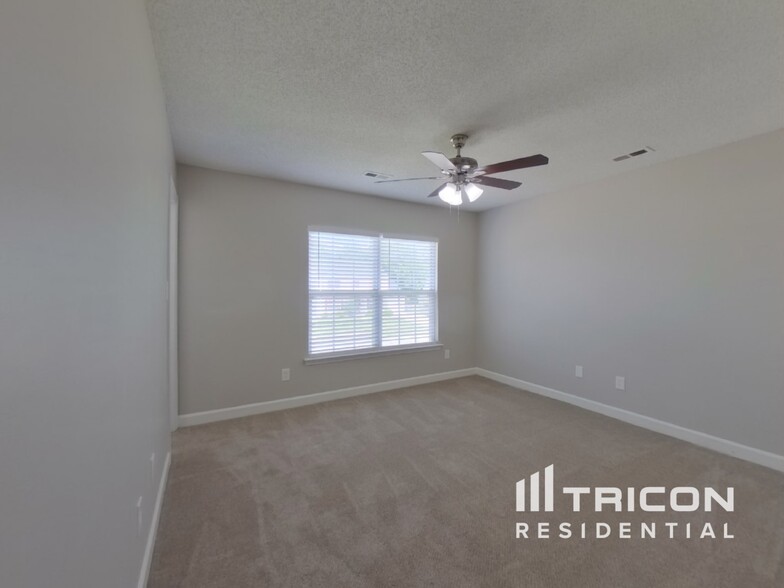 Building Photo - 409 Glencroft Dr