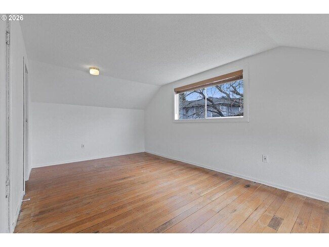 Building Photo - 4805 NE 110th Ave