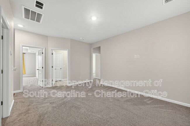 Building Photo - 102 Winding Grv Ln