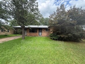 Building Photo - 4210 Kerwin Dr
