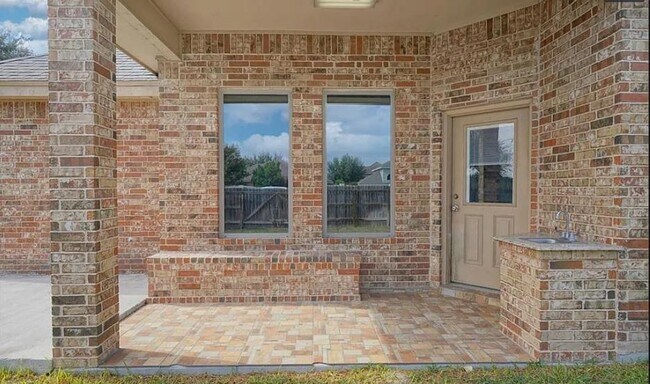 Building Photo - 2902 Granite Dr