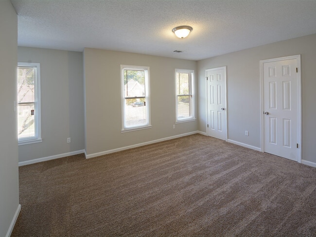 Building Photo - 4 bed, 2.5 bath in Cordova over 2600 sq feet