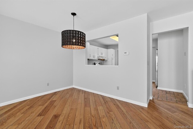 Building Photo - 2003 Regent Dr