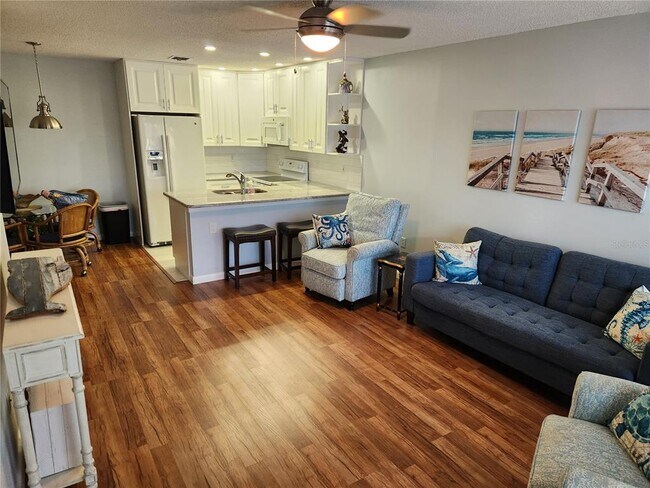 Building Photo - 4347 Tahitian Gardens Cir