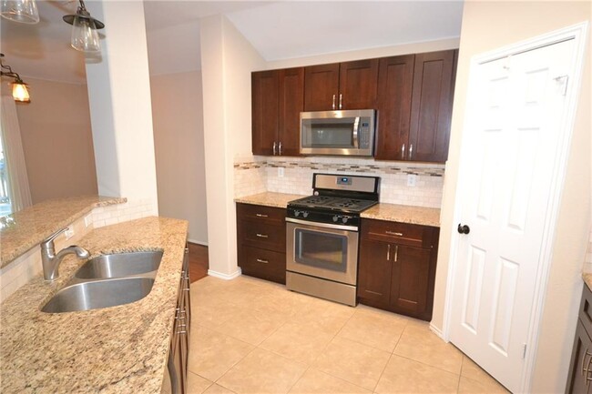 Building Photo - 1803 Ascot Ln