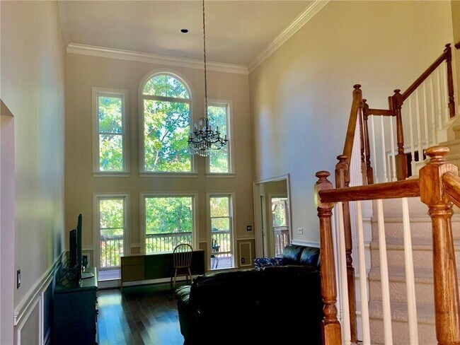 Building Photo - 720 Creek Wind Ct