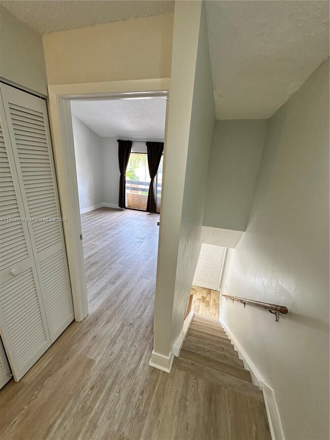 Building Photo - 10152 SW 77th Ct