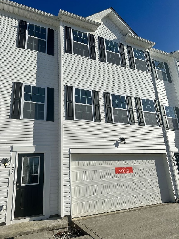 Building Photo - 126 Weeping Willow Dr