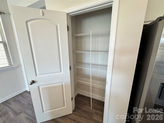 Building Photo - 1007 Maylen Trce