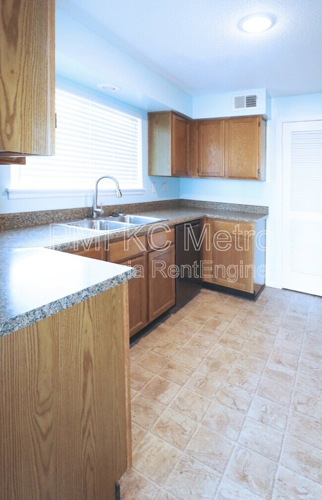 Building Photo - 11224 Nieman Rd