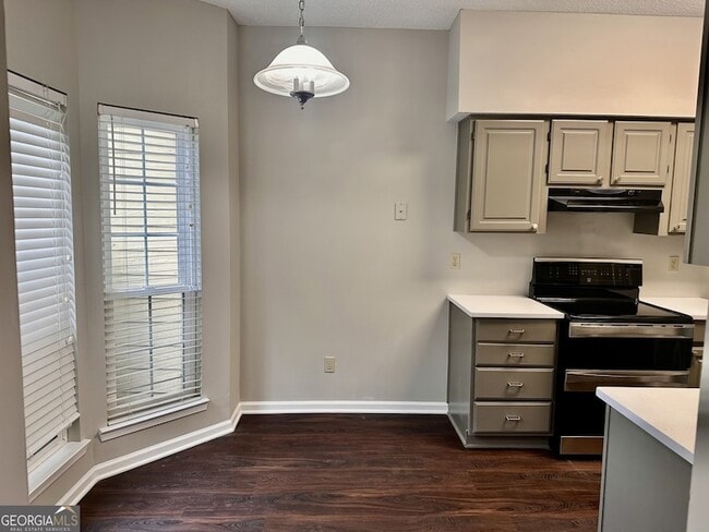 Building Photo - 2290 Fairways Ct