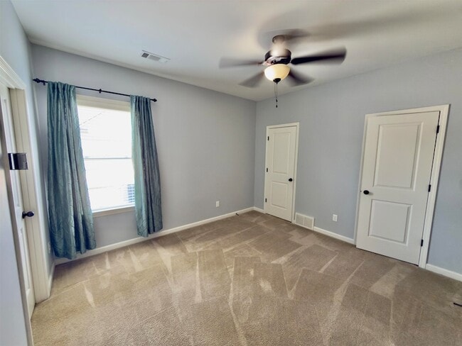 Building Photo - 570 Winding Valley Cove