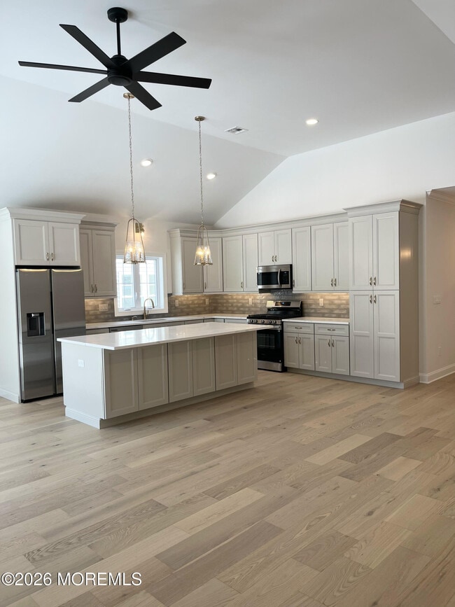 Building Photo - 10 Johnson Ave