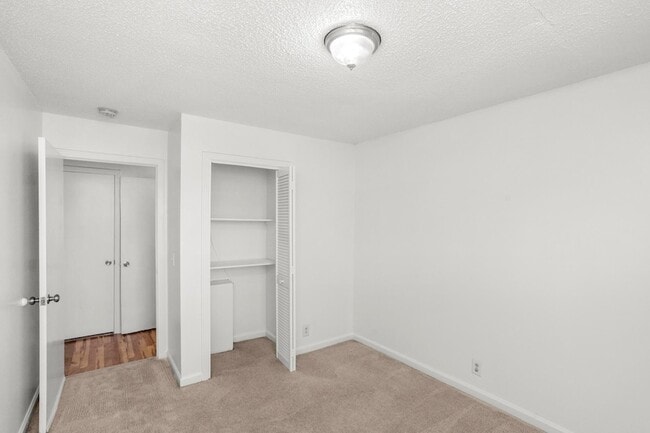 Building Photo - 5100 Colemont Dr