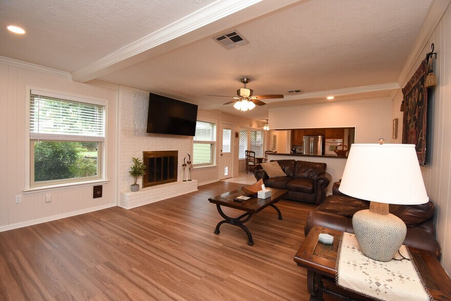 Building Photo - 7907 Aleta Dr