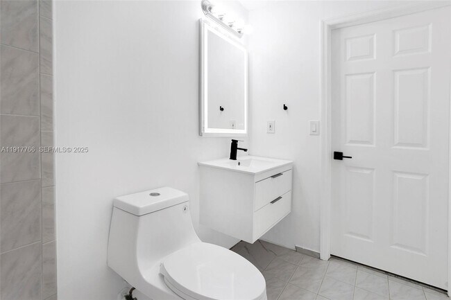 Building Photo - 6670 NW 114th Ave