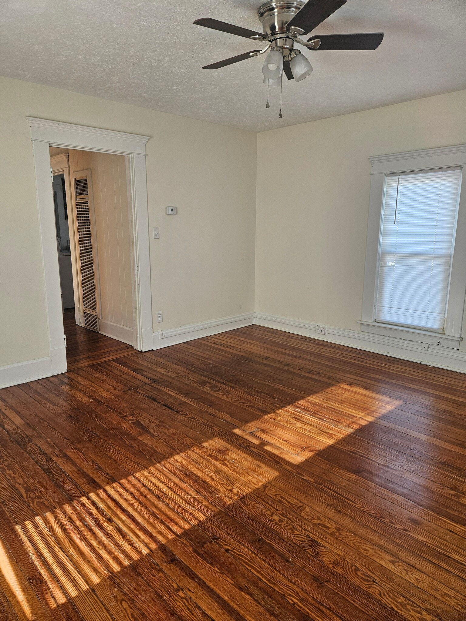 Living Room - 9 1/2 3rd Ave