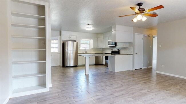 Building Photo - 3923 Olive St