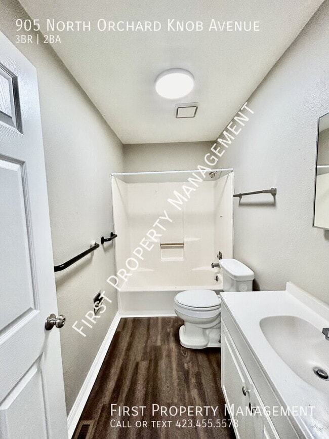 Building Photo - 905 N Orchard Knob Ave