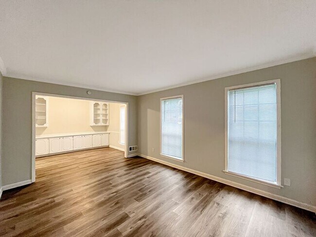 Building Photo - 3129 Domar St