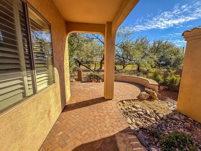 Building Photo - "Charming 2-Bedroom Oasis with Scenic View...