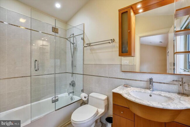 Building Photo - 6600 80th Pl