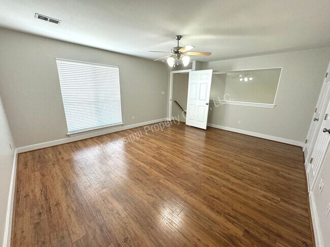 Building Photo - 3BD/3BA FOR RENT