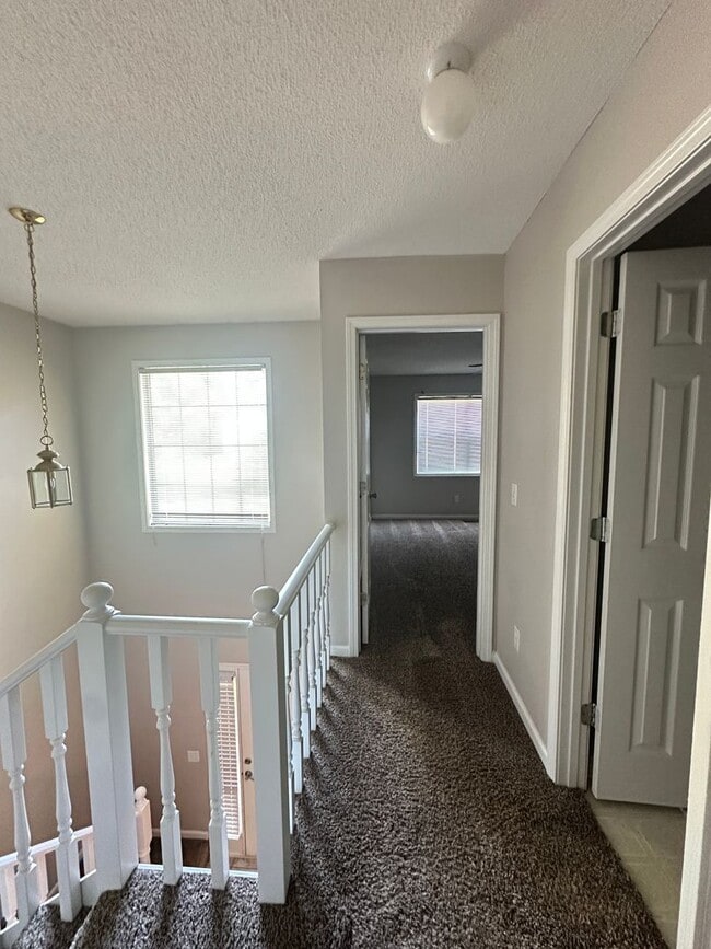Building Photo - Briarwood West!!!  1/2 OFF FIRST MONTH REN...