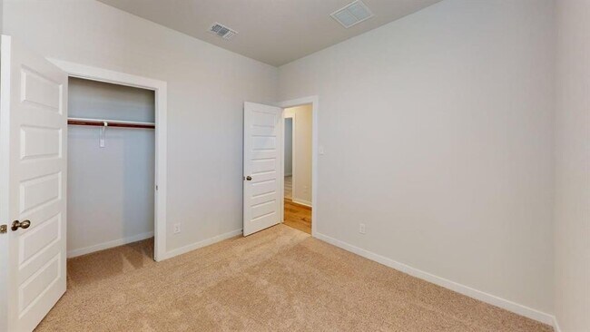 Building Photo - 201 Firefox Wy