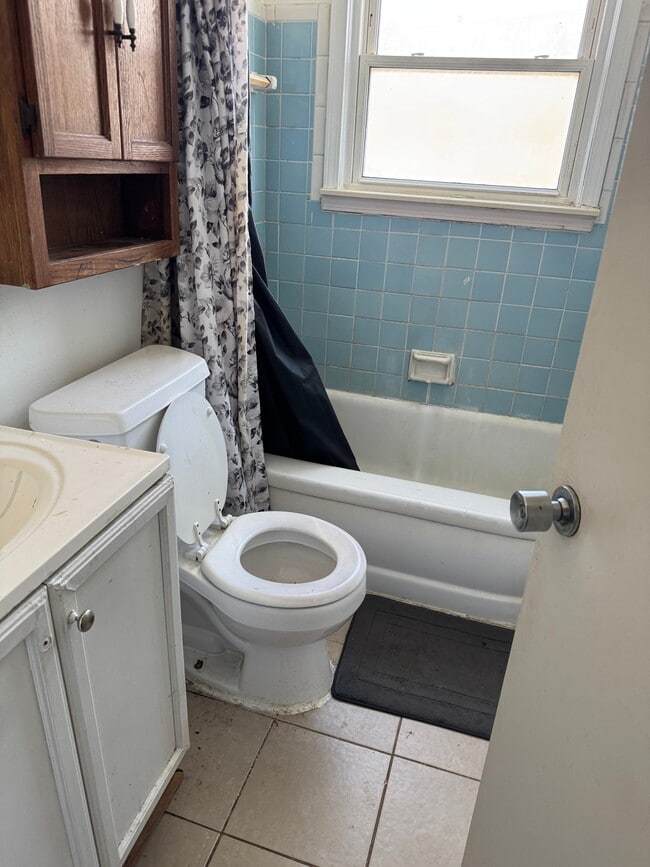 Building Photo - 24502 W Chicago