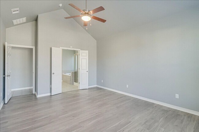 Building Photo - 2217 Ibis St