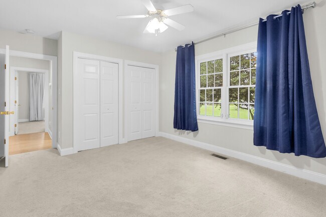 Building Photo - 1609 Lucerne Way