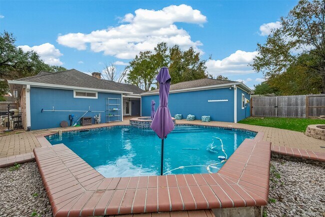 Building Photo - 15734 Pagehurst Dr