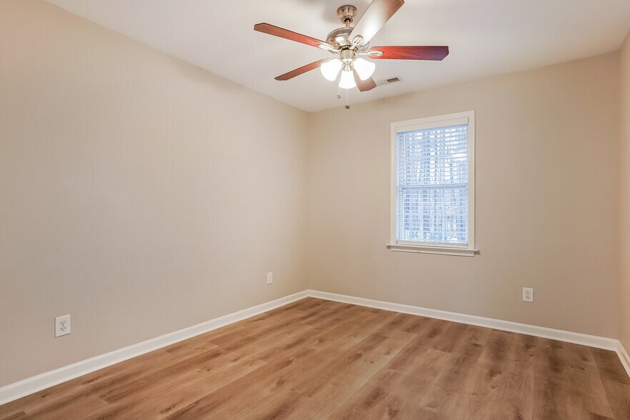 Building Photo - 343 Victor Ct