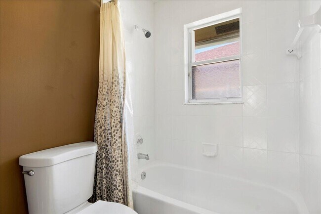 Building Photo - 13557 Northumberland Cir