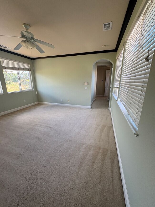 Building Photo - Spacious 3,400 sq foot home. 4 bedroom 4 bath Prime San Jose location