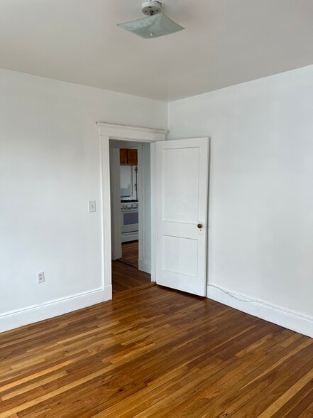 Building Photo - 196 Reservation Rd