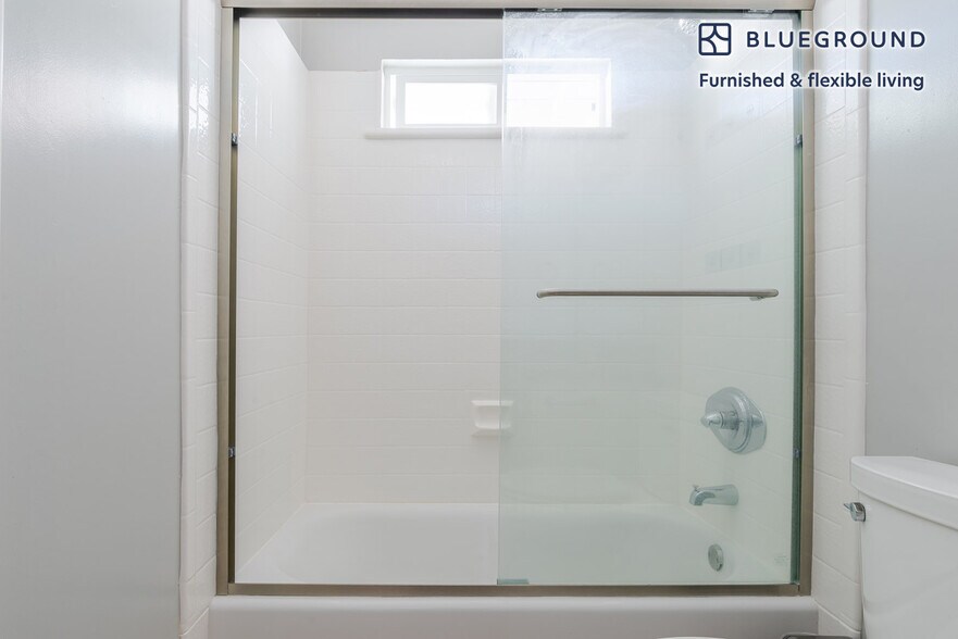 Building Photo - 848 Jordan Ave