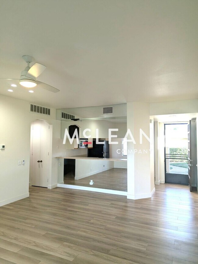 Building Photo - 2-Bedroom Condo in the Desert Princess Community