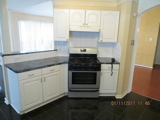 Building Photo - 5418 Baslow Dr