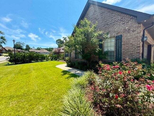 Building Photo - 12001 Squirrel Dr