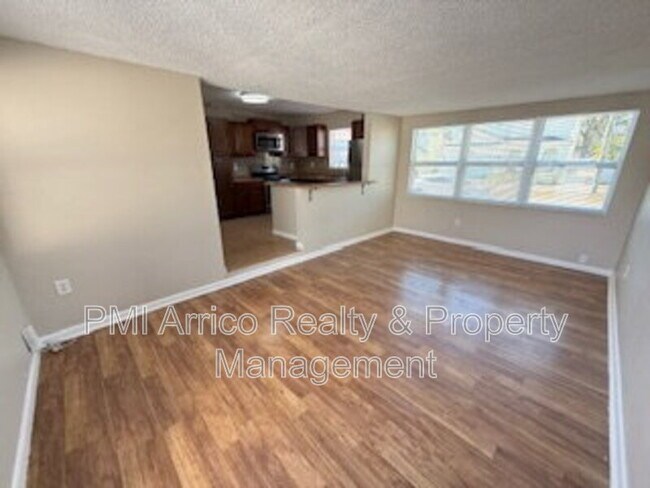 Building Photo - 2723 W State St