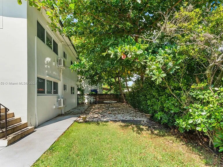 Building Photo - 1620 SW 40th Ave