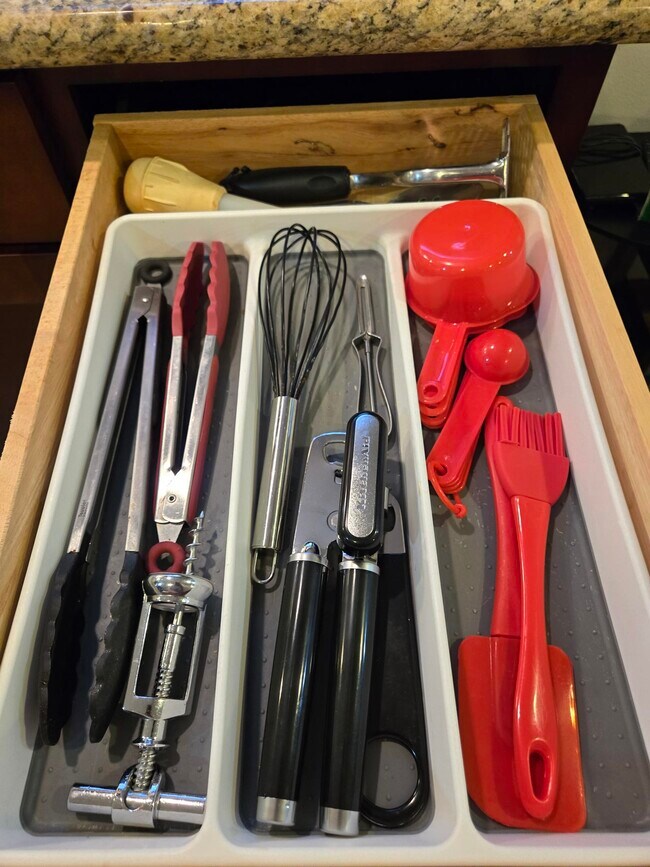 Building Photo - 1213 5th St