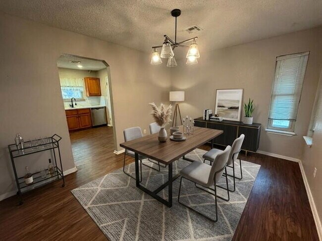 Building Photo - Midwest City- 3 Bed, 2 Bath